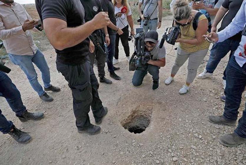 فتحة النفق الذي خرج منه الأسرى الستة