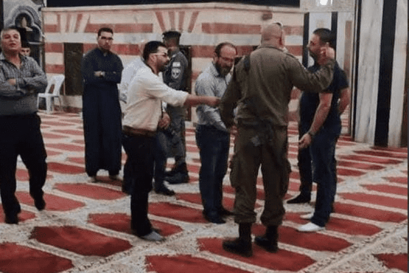 قوات الاحتلال تقتحم الحرم الإبراهيمي بالخليل