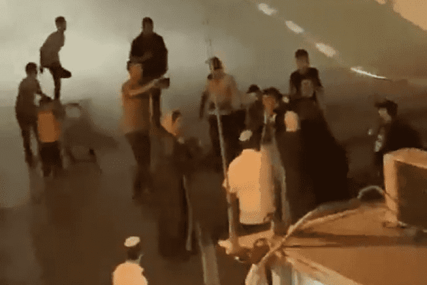 قوات الاحتلال والمستوطنين يعتدون على المواطنين