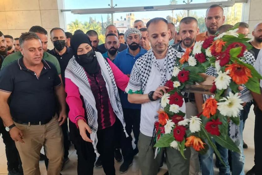 المحرر مريد غيث عقب الافراج عنه