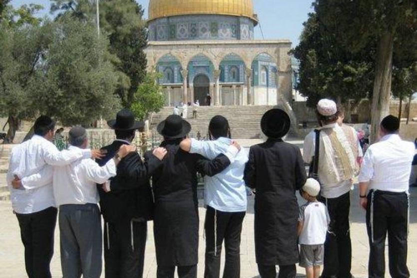مستوطنون يقتحمون باحات الأقصى -أرشيف-