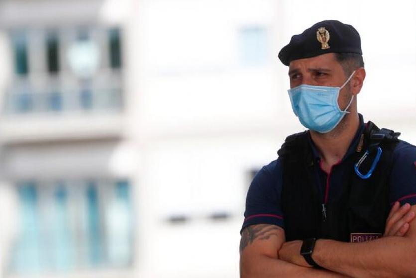 شرطي إيطالي