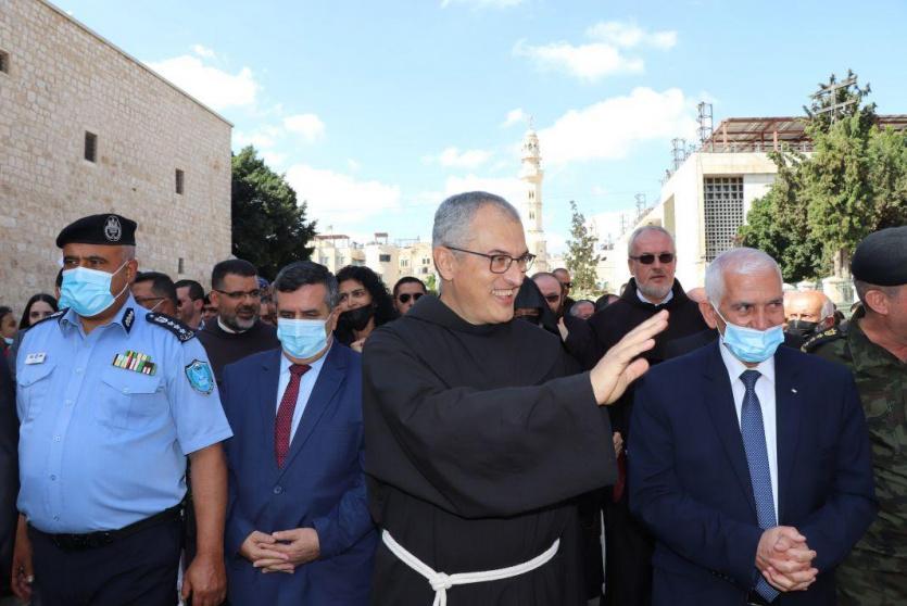  الأب ماسيمو فوزارلي