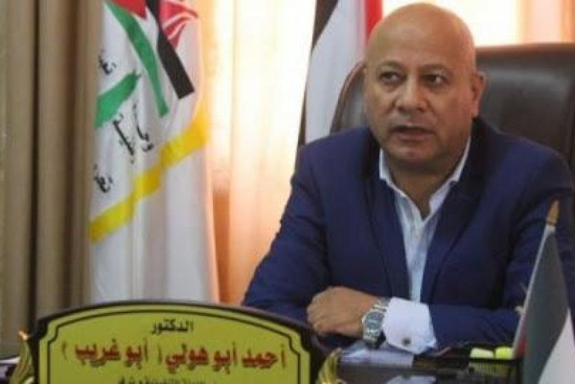 رئيس دائرة شؤون اللاجئين أحمد أبو هولي