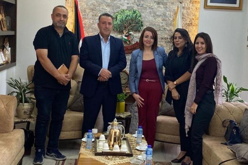 جمعية الشابات المسيحية وبلدية سلفيت تبحثان التعاون المشترك