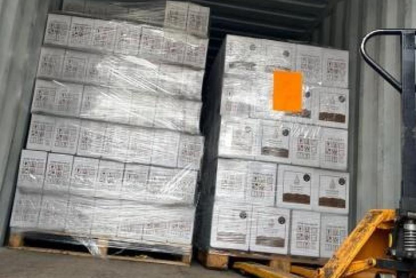  شحن البضائع في حاويات 