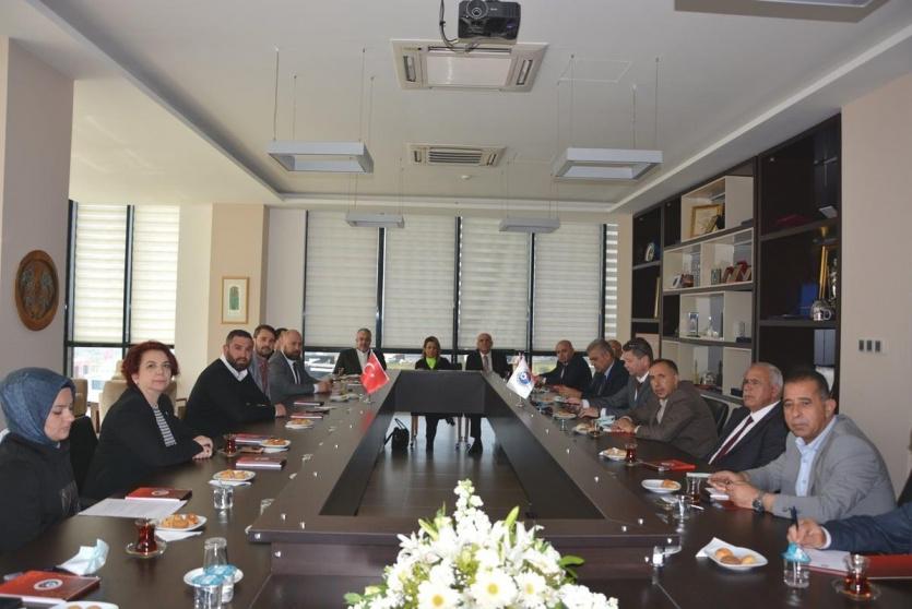 غرفة شمال الخليل توقع اتفاقية توأمة مع غرفة تجارة وصناعة شناكالي