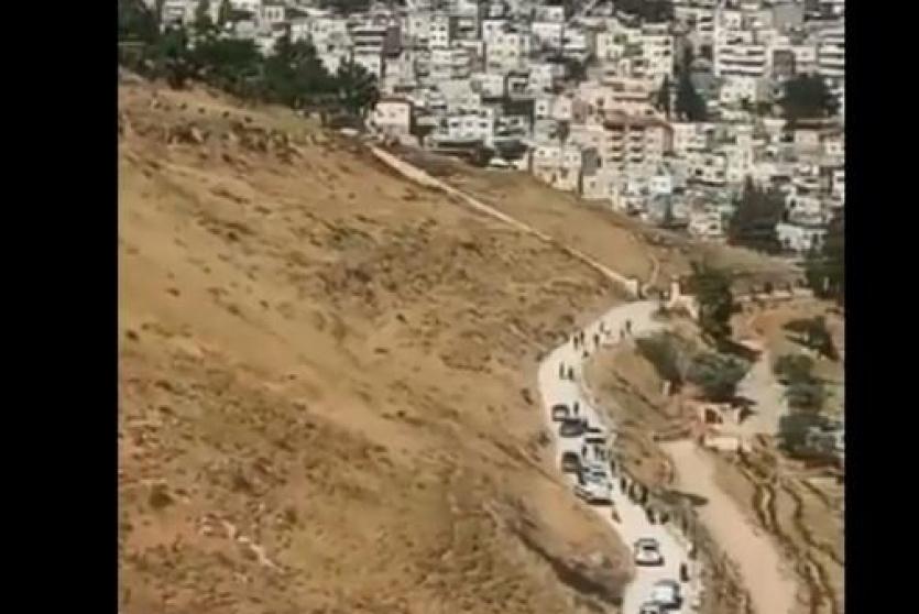 مستوطنون يهاجمون منازل المواطنين في سلوان