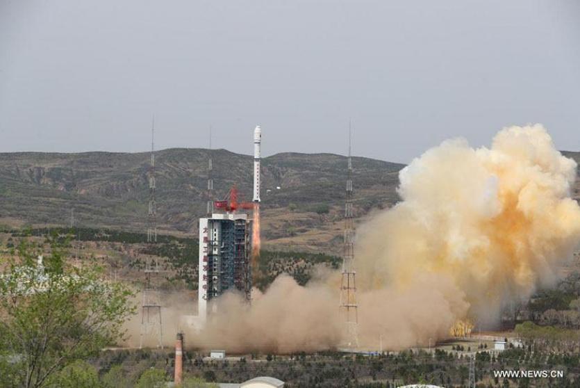 إطلاق صاروخ - ارشيف 