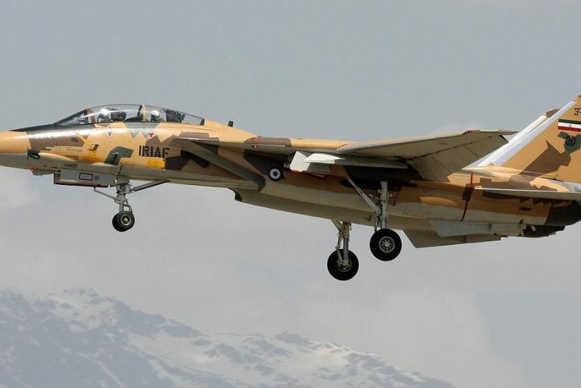 طائرة مقاتلة من طراز F-14