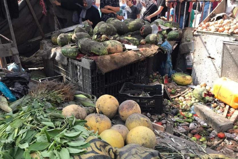 اثار القصف على مخيم جباليا شمال غزة