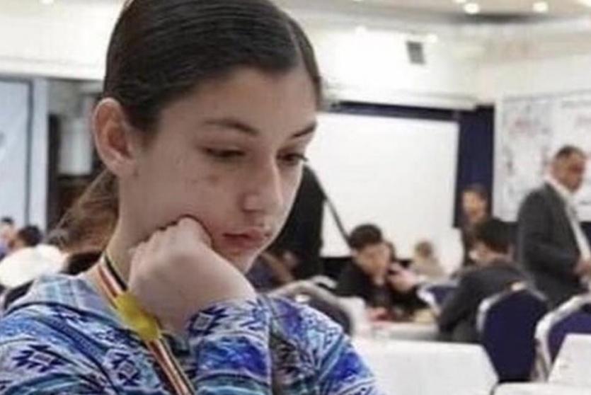 بطلة لبنان للشطرنج ناديا قاسم