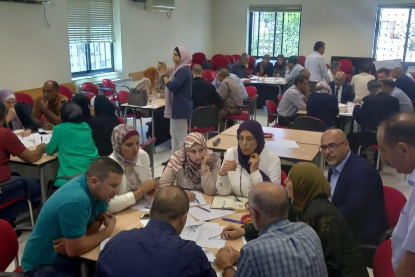 جانب من ورشات العمل التي عقدتها وزارة التربية والتعليم