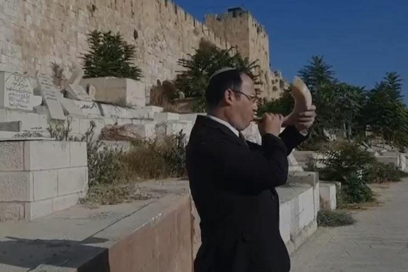 المتطرف روتمان يقتحم الأقصى