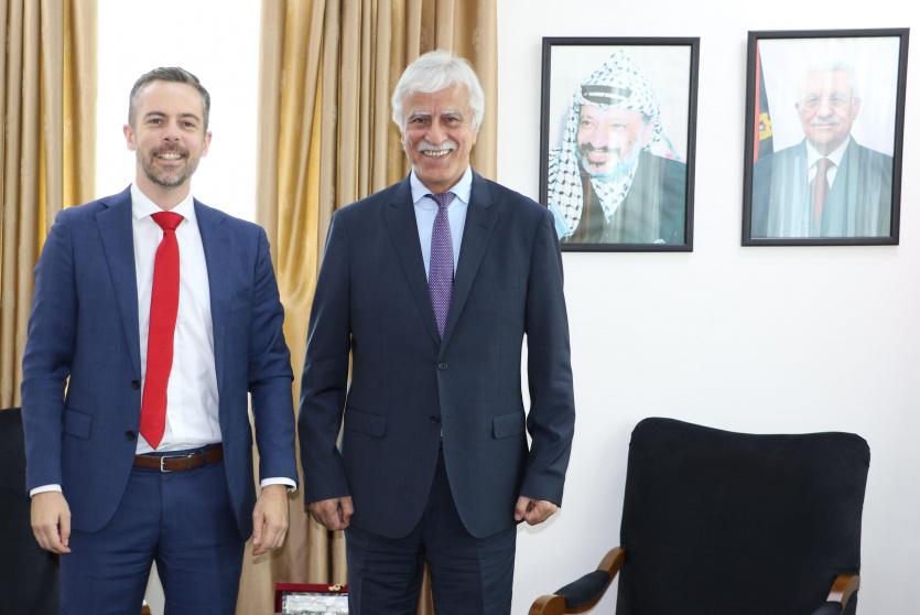 خلال اللقاء