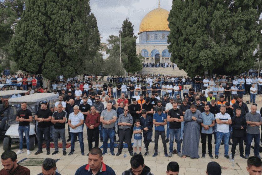 صلاة الجمعة في الأقصى