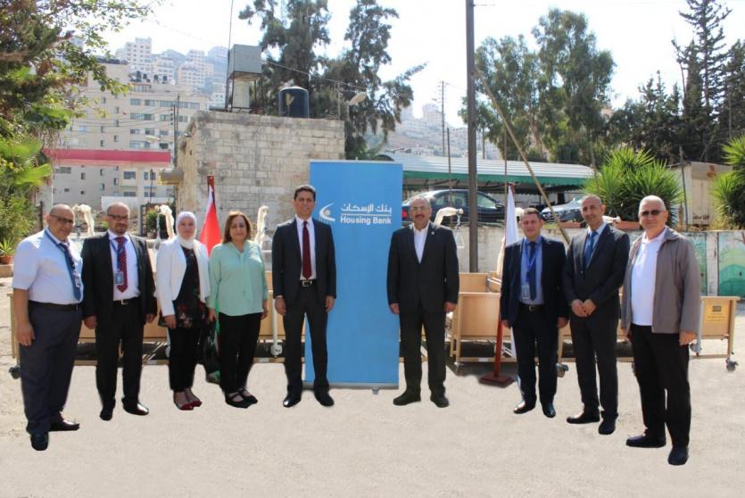 بنك الاسكان يقدم تبرعاً سخياً لبيت المسنين