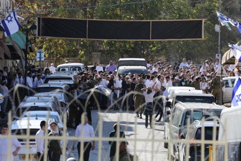 اقتحام المستوطنين منطقة باب الزاوية