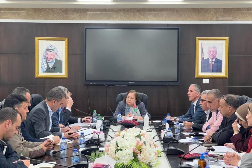 خلال اجتماع وزيرة الصحة اليوم