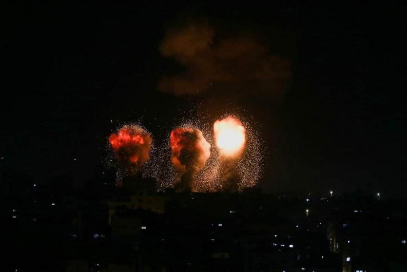 قصف غزة الليلة الماضية