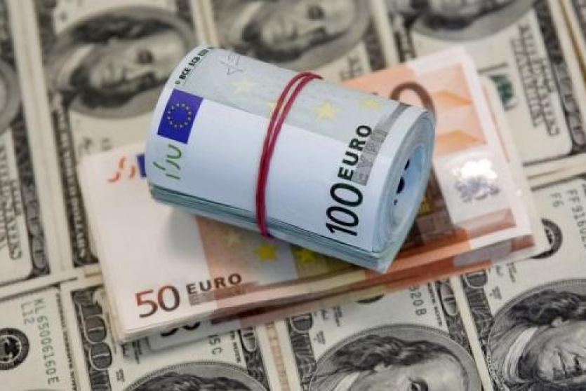 الدولار أمام اليورو - ارشيف