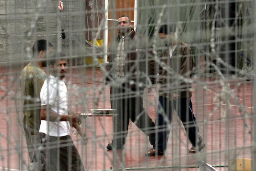 أسرى في سجون الاحتلال- أرشيف 