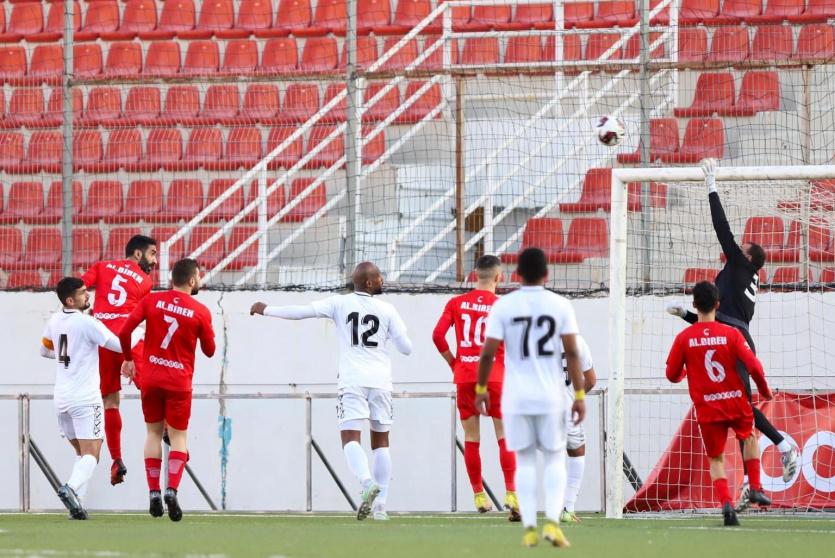 شباب الخليل ضد مؤسسة البيرة