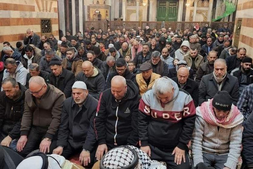 صلاة الفجر في المسجد الإبراهيمي