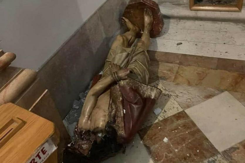 مستوطنون يحطمون محتويات كنيسة 