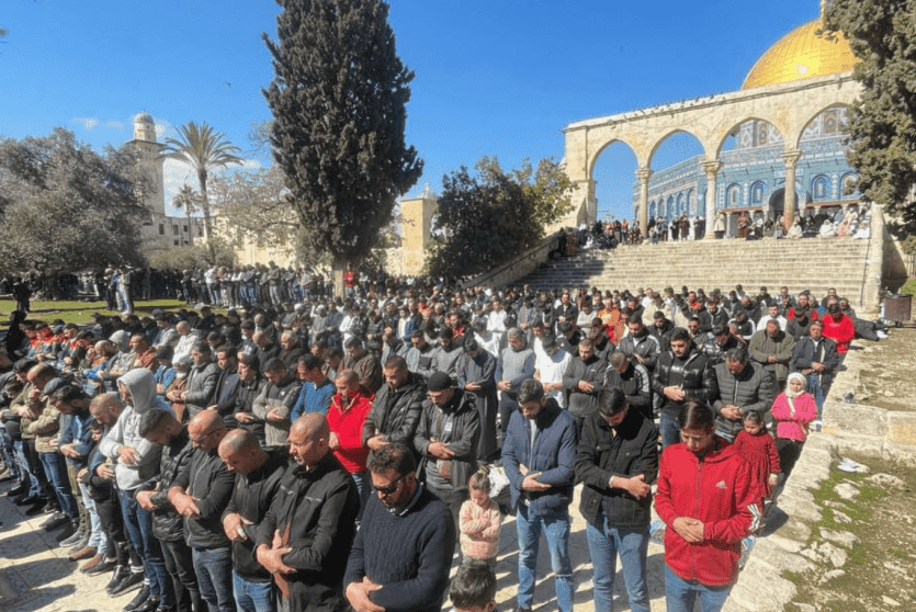 صلاة الجمعة في الأقصى