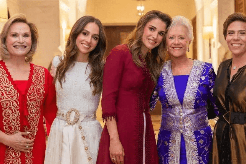 فستان الملكة رانيا والأميرة إيمان