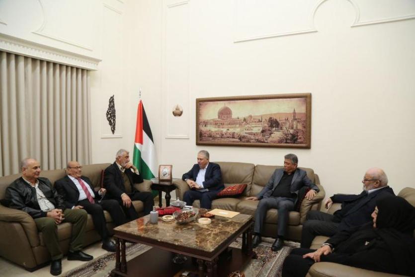 السفير دبور يلتقي وفداً من اتحاد نقابات عمال فلسطين