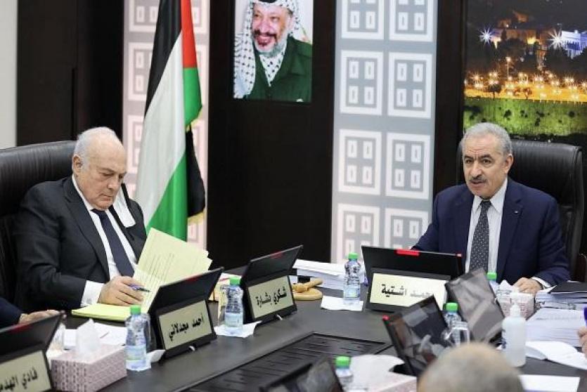 رئيس الوزراء محمد اشتية ووزير المالية شكري بشارة