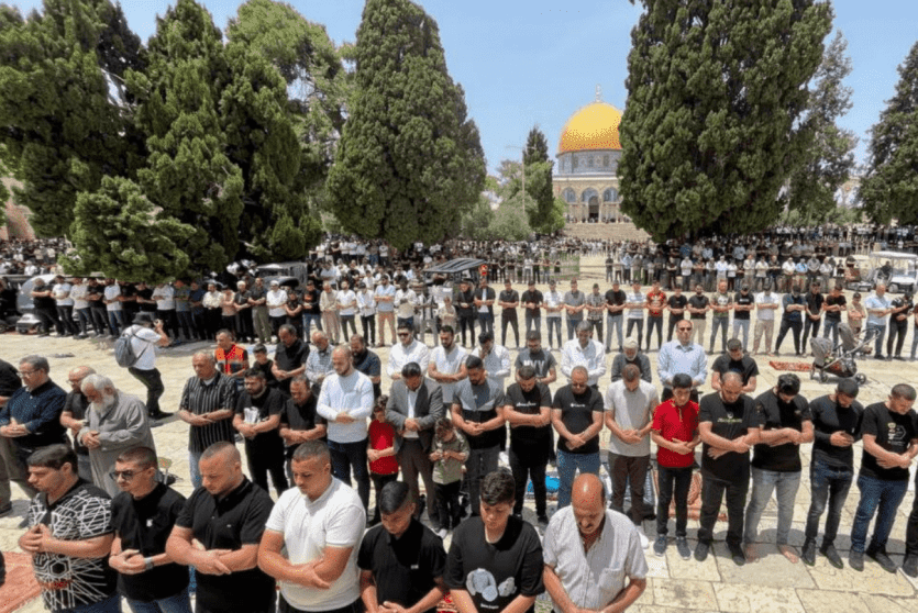 صلاة الجمعة في الأقصى -أرشيف-