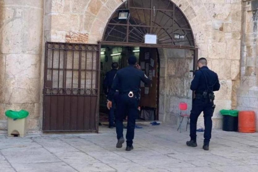 قوات الاحتلال تقتحم مصلى باب الرحمة