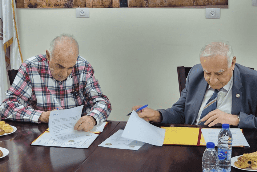 خلال توقيع الاتفاقية