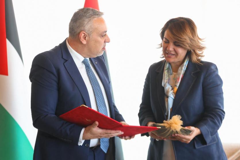 خلال لقاء السفير الزهيري وزيرة خارجية ليبيا