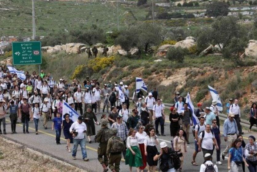 مستوطنون يقتحمون جبل صبيح في بيتا 