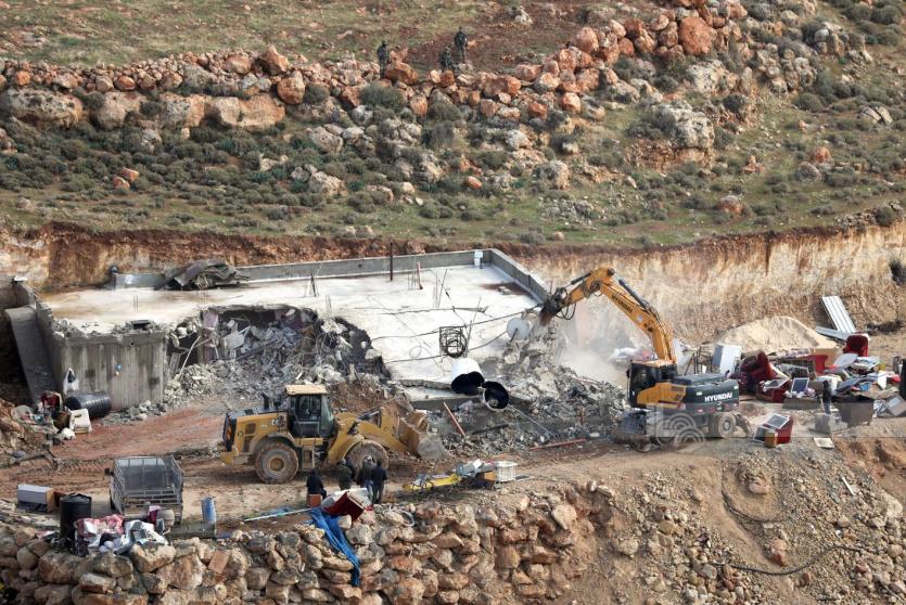 جرافات الاحتلال تهدم منشأة فلسطينية - أرشيف