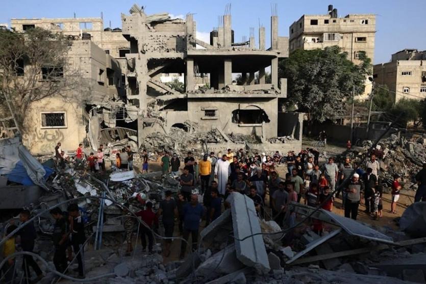 عشرات الشهداء والجرحى في سلسلة غارات عنيفة على أنحاء متفرقة من قطاع غزة في اليوم الـ82 من العدوان