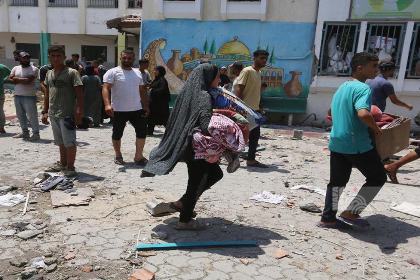 قصف مدرسة خديجة في دير البلح