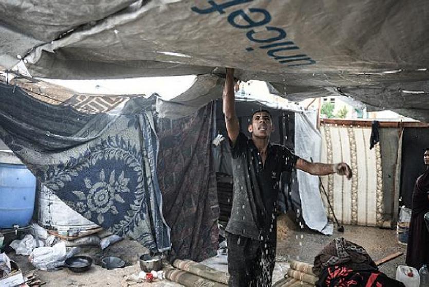 الأمطار تغرق خيام النازحين