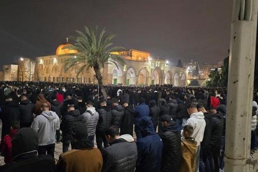 85 ألف مصل يؤدون صلاتي العشاء والتراويح في المسجد الأقصى