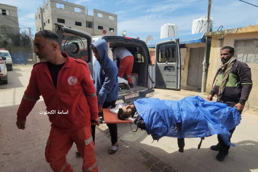 أثناء نقل الشهداء للمستشفى