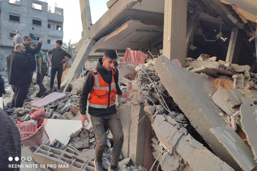 من عمليات انتشال الشهداء صباح اليوم