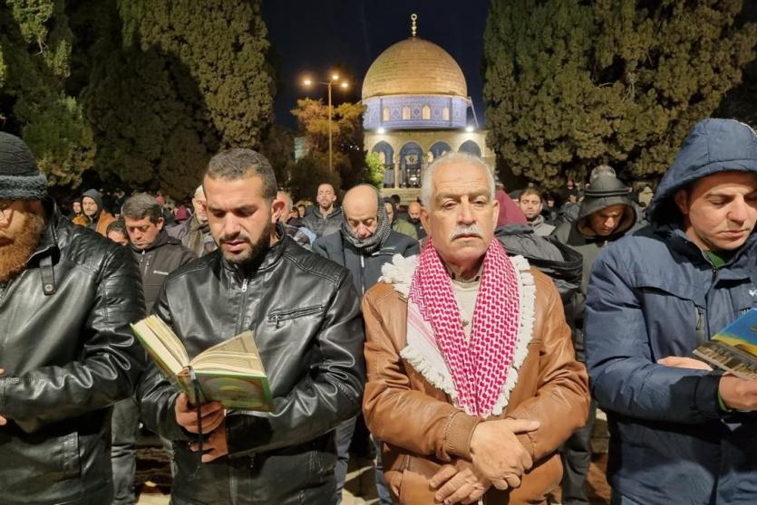 80 ألفا يؤدون صلاتي العشاء والتراويح في المسجد الأقصى