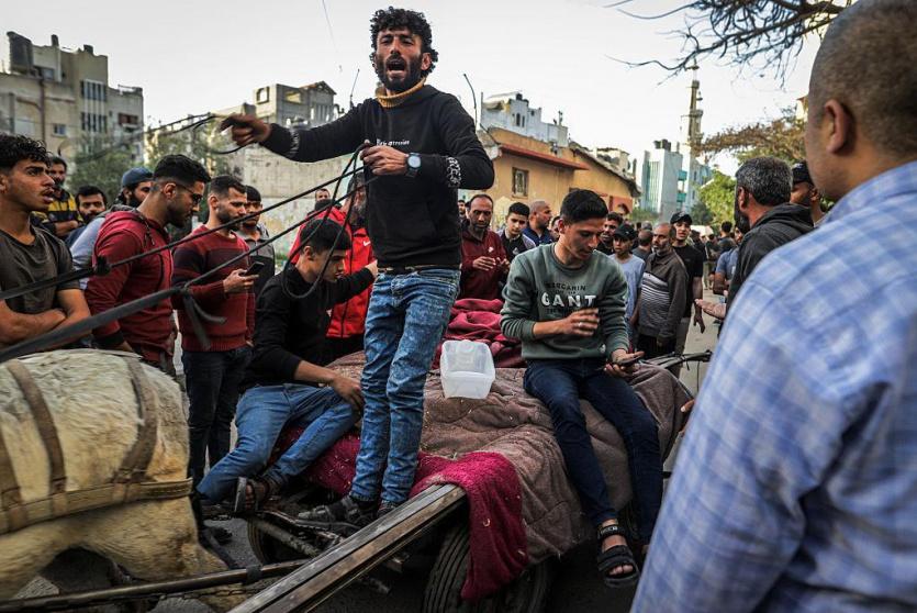 نقل شهداء على عربات - ارشيفية