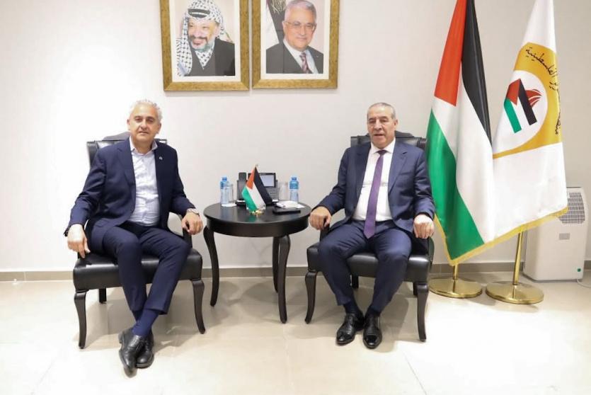 الشيخ يستقبل وفدا من بلدية رام الله برئاسة قسيس