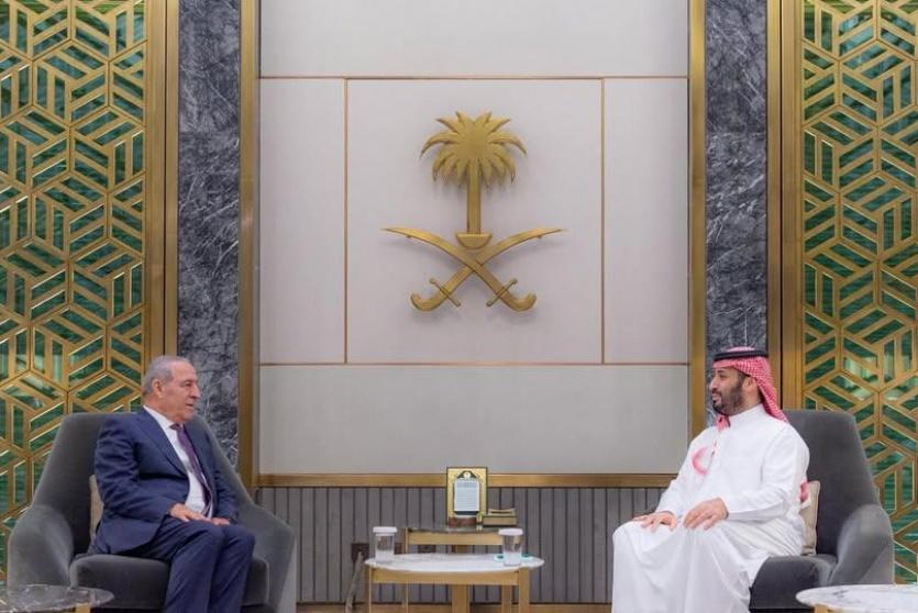 جانب من لقاء الشيخ وابن سلمان