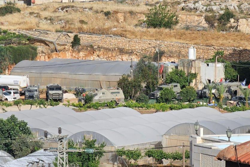 من اقتحام دورا